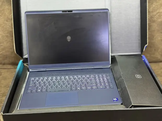 Dell Alienware 16x Aurora Laptop - Intel Ultra 9, 32GB RAM, 1TB SSD, RTX 5060 - 1