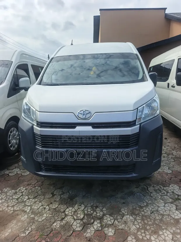 Toyota HiAce 2020 Commuter Deluxe - 1