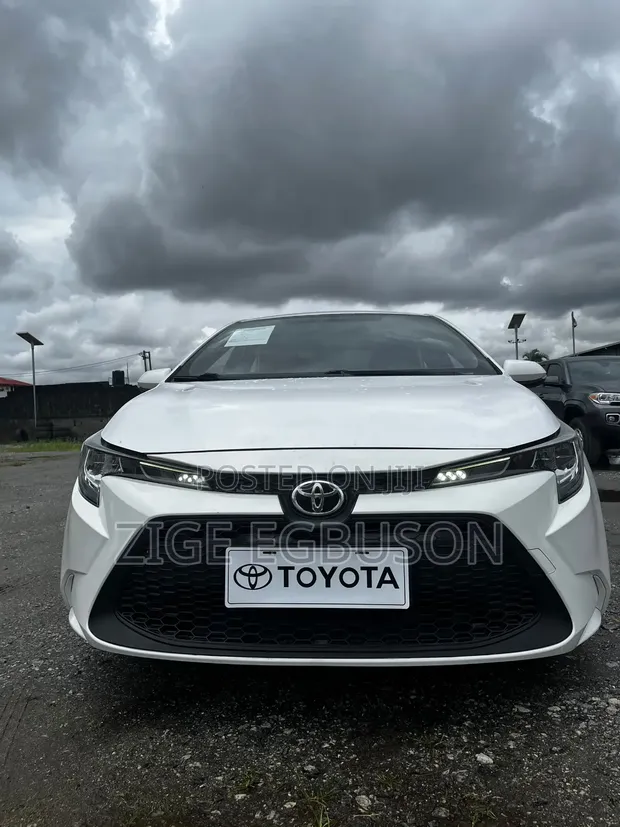 2022 Toyota Corolla LE White - 1