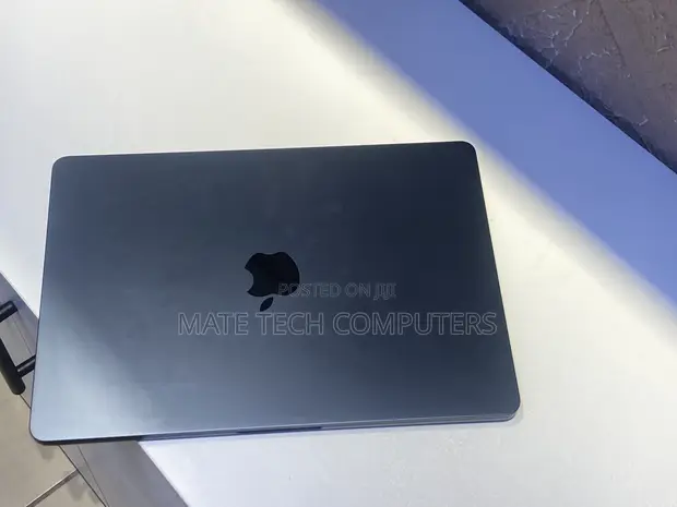 Apple MacBook Air 2025 M4 16GB RAM 256GB SSD - 1