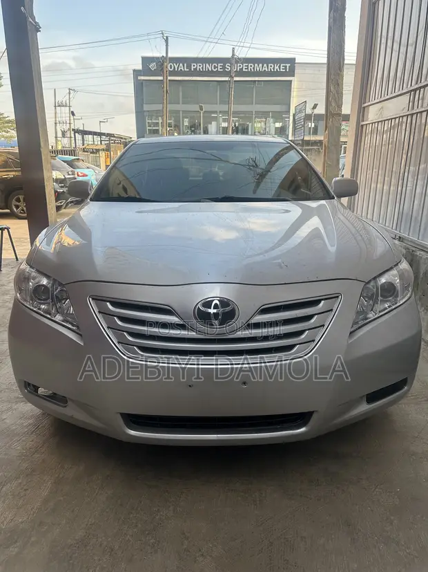 Toyota Camry LE 2.4L 2008 Launi Azurfa - 1