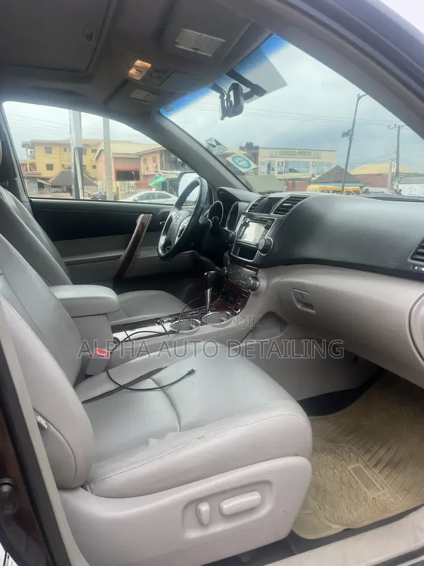 2013 Toyota Highlander Burgundy - 1