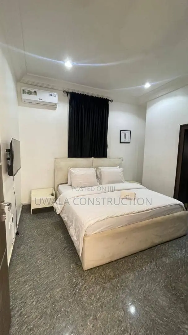Deluxe 3-Bedroom Apartment for Short Let in Guzape, Abuja - 1
