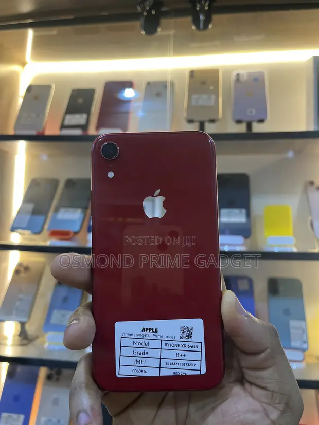 Apple iPhone XR 64GB Red - 1