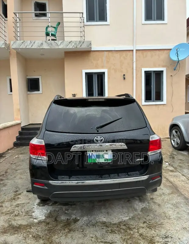 Toyota Highlander 2014 Black - 1