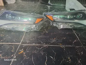 Toyota Venza Headlight (Brand New)