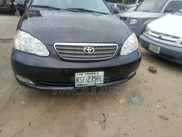 Toyota Corolla LE 2005 Baƙar Fata - 1