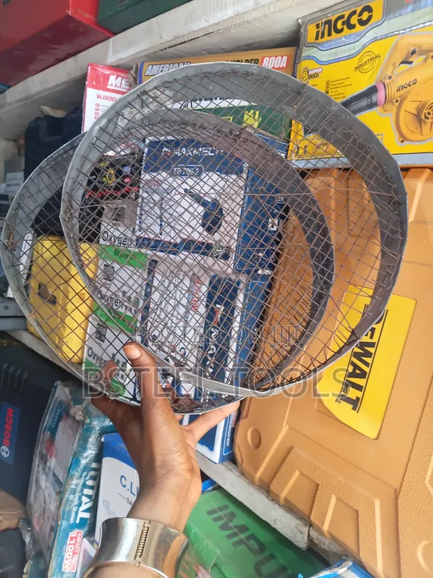Quality Sieve - Construction & Agricultural Tool - 1