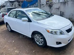Toyota Corolla 2010 Fari