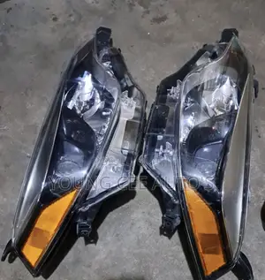 Toyota Corolla Headlights (2014)