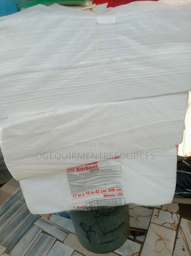 3M Oil Absorbent Pads - 100 Sheets - 1