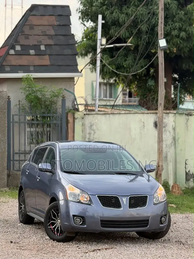 Pontiac Vibe 2010 Purple - 1