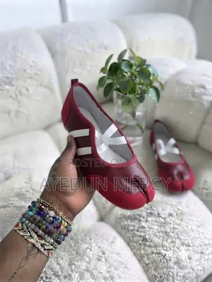 Achock Split-Toe Mary Jane Ballerina Takalma