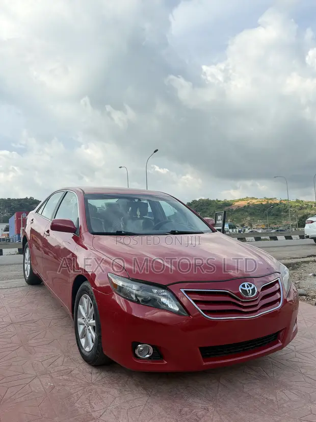 Toyota Camry 2010 Red - 1