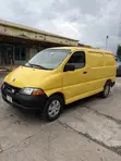 Toyota HiAce 2004 Yellow - 3