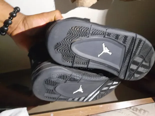 Original Nike Air Jordans - Size 43 - 1