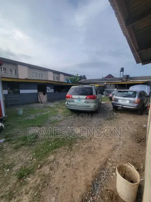 Wurin Bar na Lounge don Hayarwa, Ikorodu