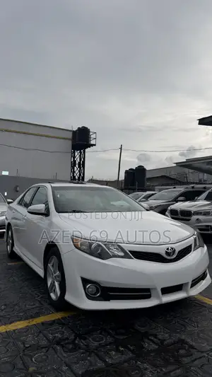 2013 Toyota Camry SE 2.5L Fari, Wadda Aka Shigo Da Shi