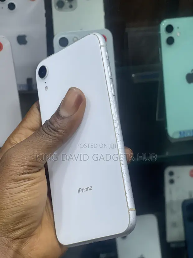 Apple iPhone XR 64GB White - 1