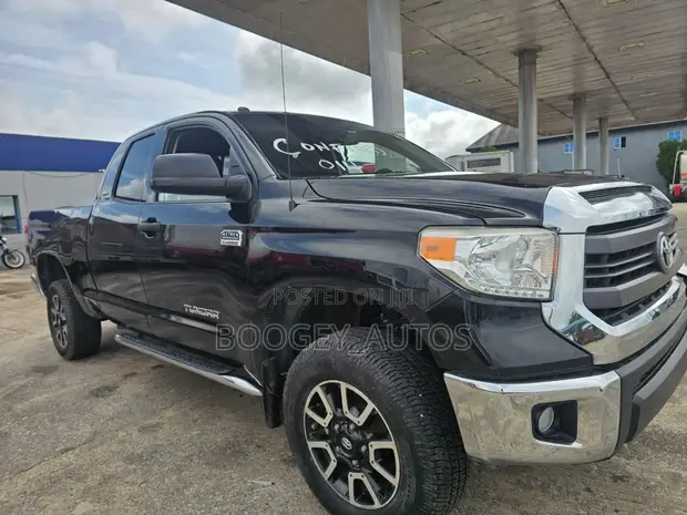 Toyota Tundra 2013 Black - 1