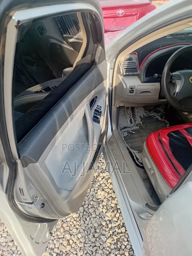 Toyota Camry 2007 Silver - 1