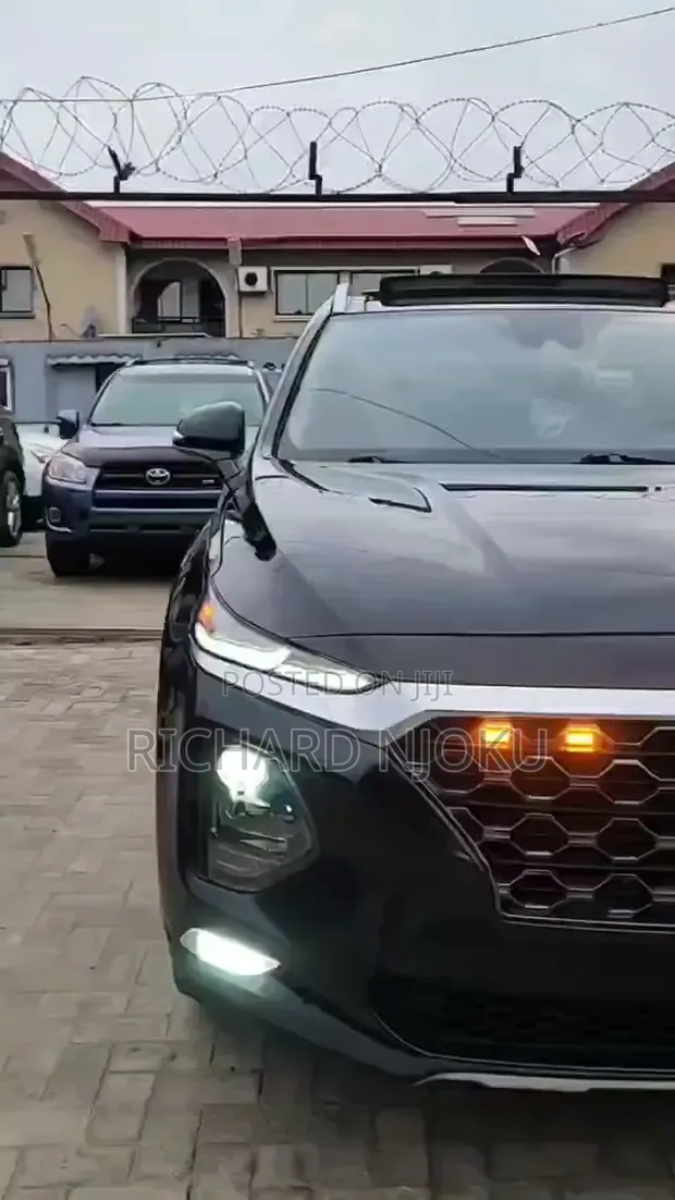 2020 Hyundai Santa Fe Limited 2.0T AWD Black - 1