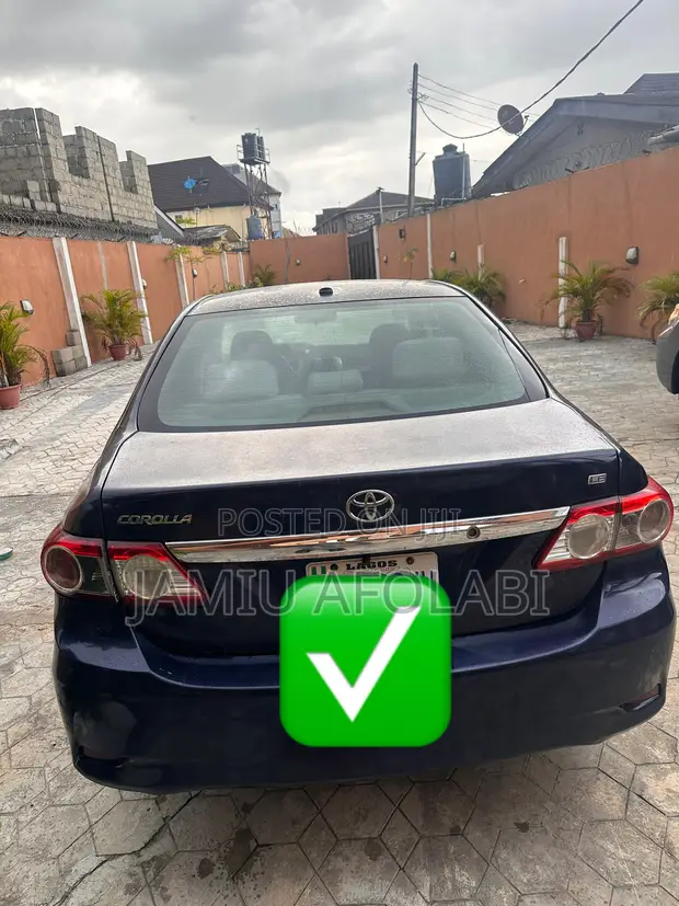 Toyota Corolla 2011 LE Blue - 1
