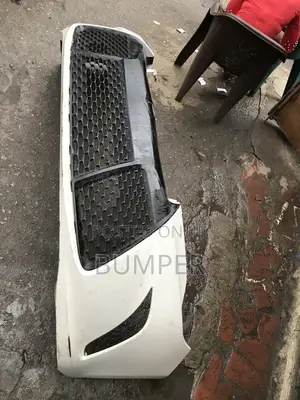 Gaban Bumper na Toyota Camry (2015)