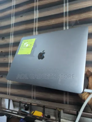 Apple MacBook Pro 2017 16GB RAM 1TB SSD