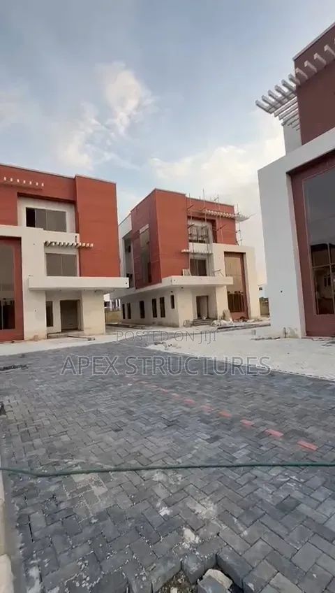 5-Bedroom Duplex for Sale in Guzape District - 1