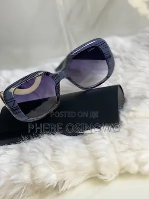 Oversized Cat-Eye Sunglasses - Gradient Blue Lenses