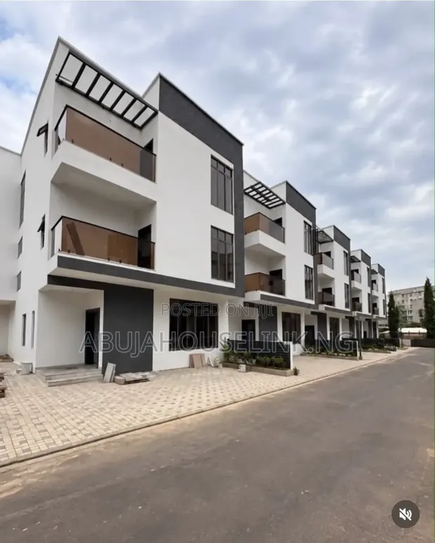 5-Bedroom Luxury Duplex with BQ in Mabushi Main, Abuja - 1