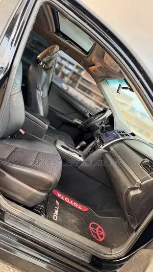 2014 Toyota Camry SE Sport Sedan