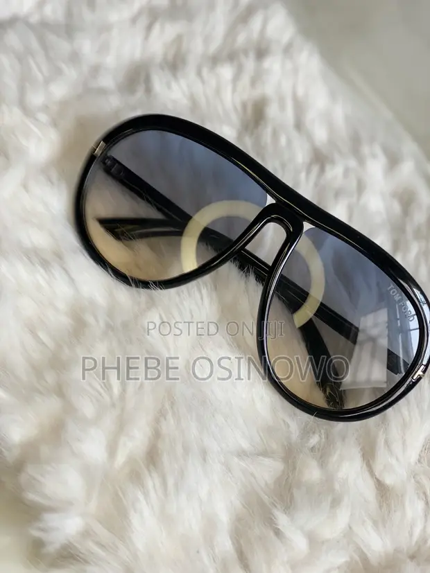 Classic Oversized Aviator Sunglasses - Black Gold Detail - 1