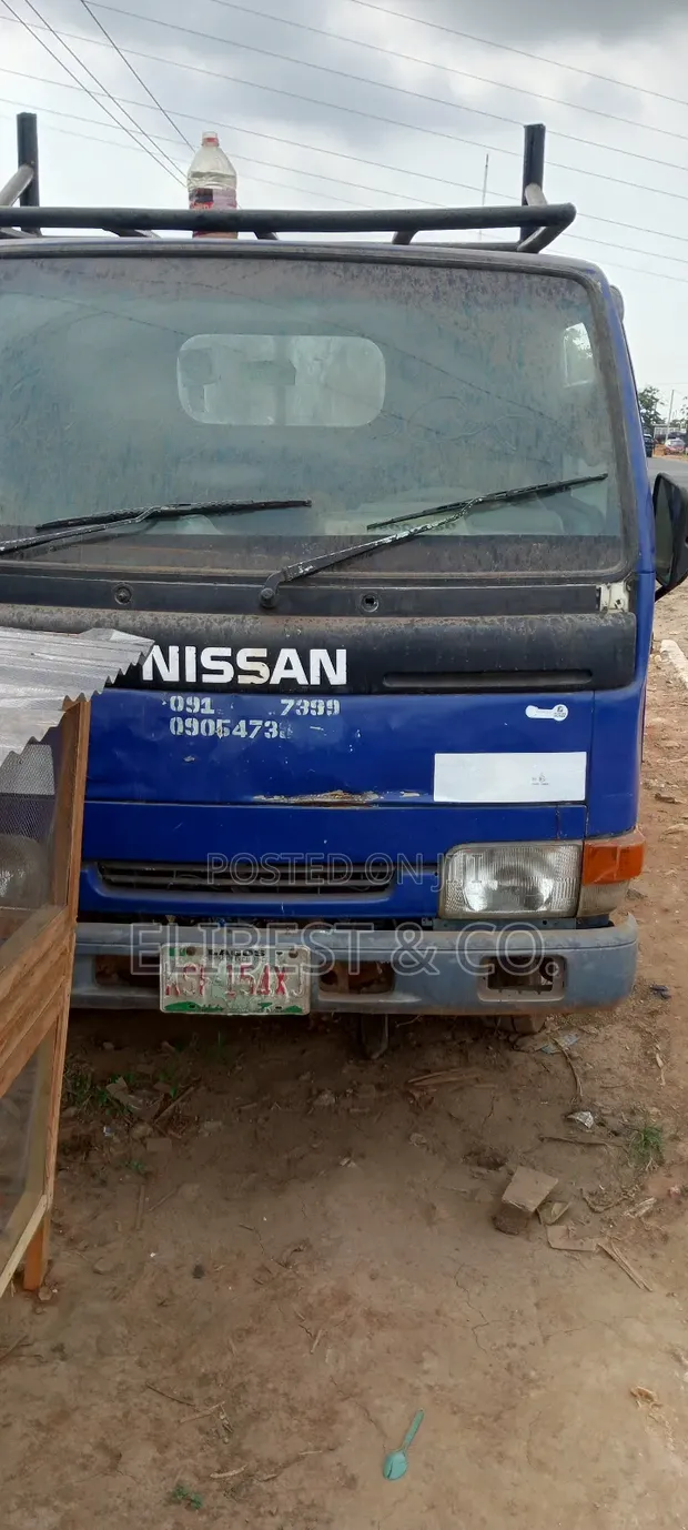 Nissan Cabstar 2010 Blue - 1