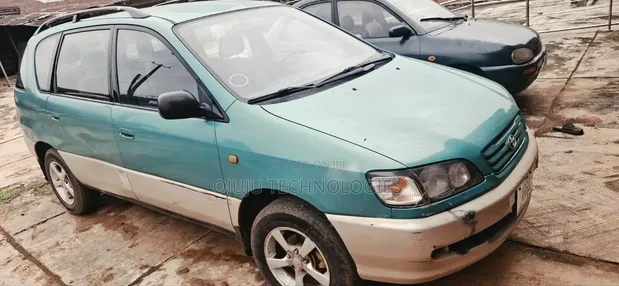 Toyota Picnic 2.0 FWD 2005 Kore - 1