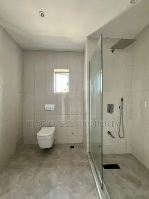 3-Bedroom Block of Flats a Cikin Gidan Jama'a Mai Zaman Kansa, Lekki Don Siyarwa