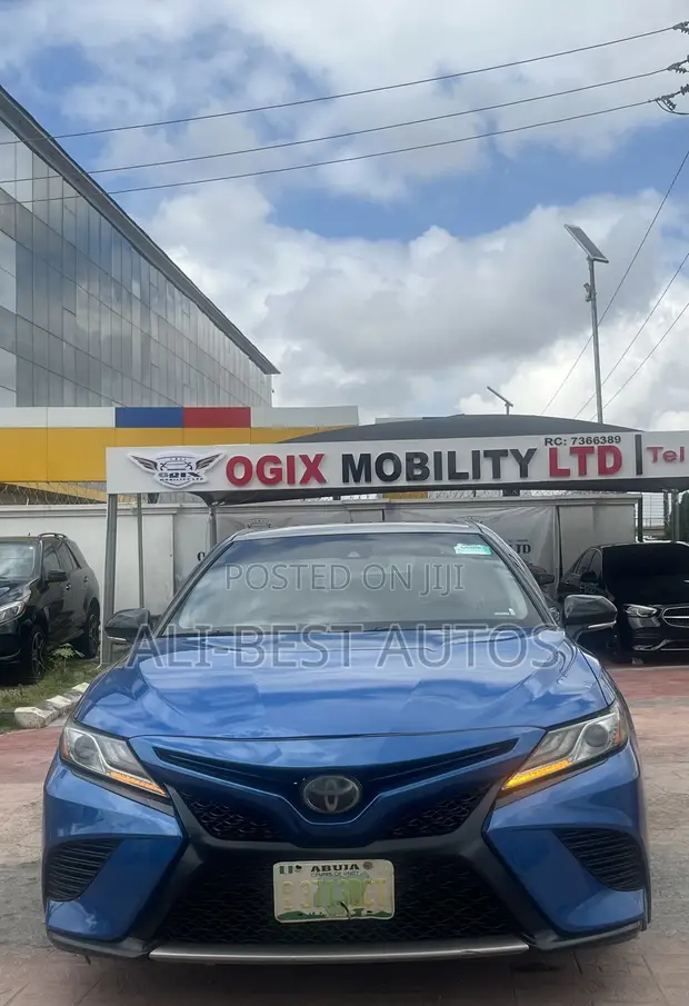 Toyota Camry XSE 2019 Blue - 1