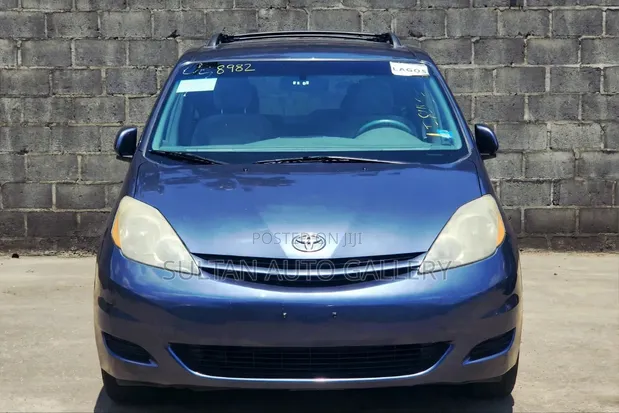 2008 Toyota Sienna LE AWD Blue - 1