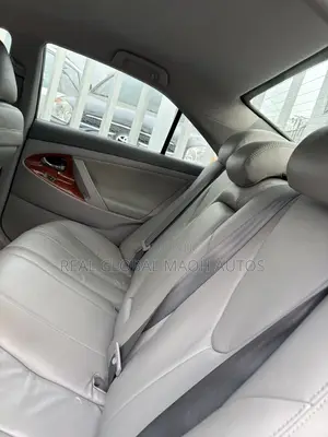 Toyota Camry LE Sedan ta 2011