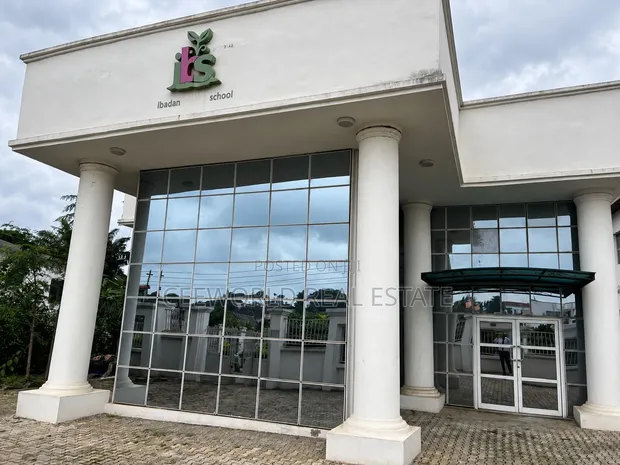 Ginin Ofis Mai Dakuna 7 Don Hayarwa, Bodija - 1