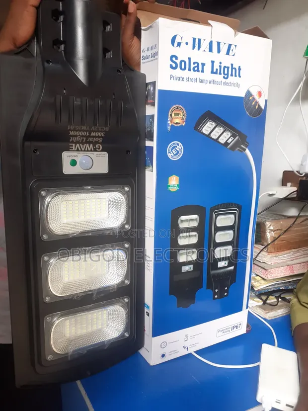 300W Solar Street Light with Hanger - 1