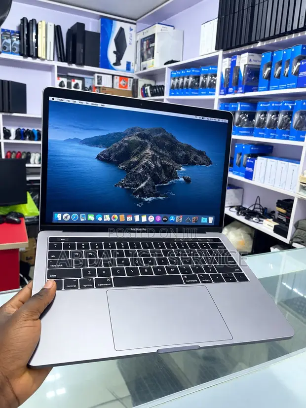 Apple MacBook Pro 2018 13" Core i5 8GB RAM 256GB SSD - 1