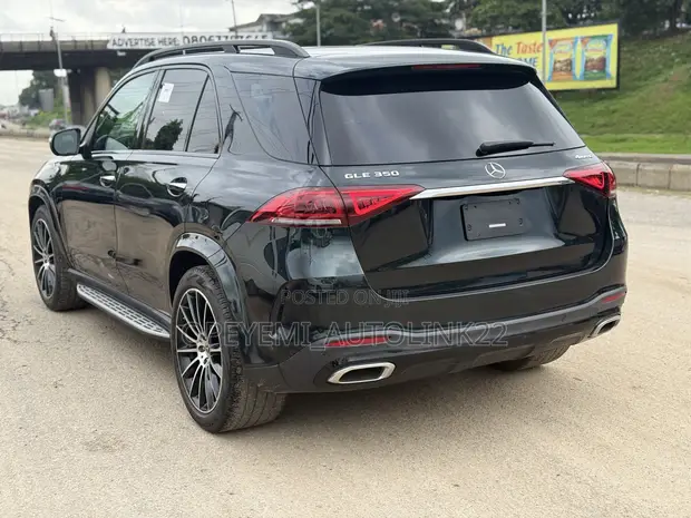 Mercedes-Benz GLE 350 4MATIC 2023 Green - 1