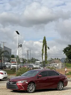 2016 Toyota Camry XLE V6 Sedan - Red