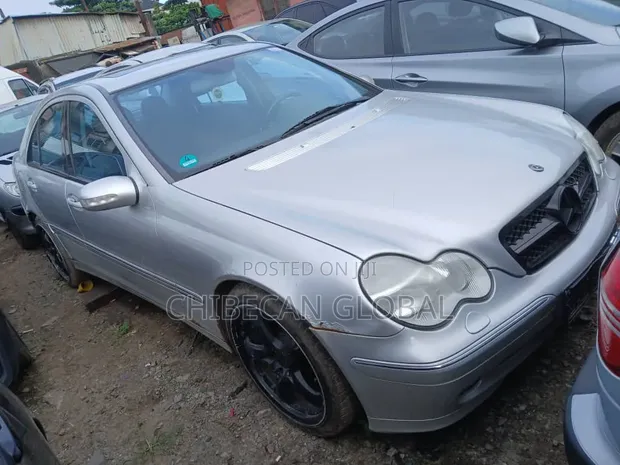 Mercedes-Benz C200 2005 Silver Manual - 1
