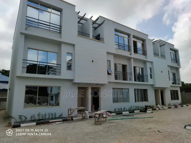 Furnished 3-Bedroom Townhouse in Ikeja GRA for Sale - 1