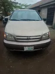 Toyota Sienna 1999 Brown - 1