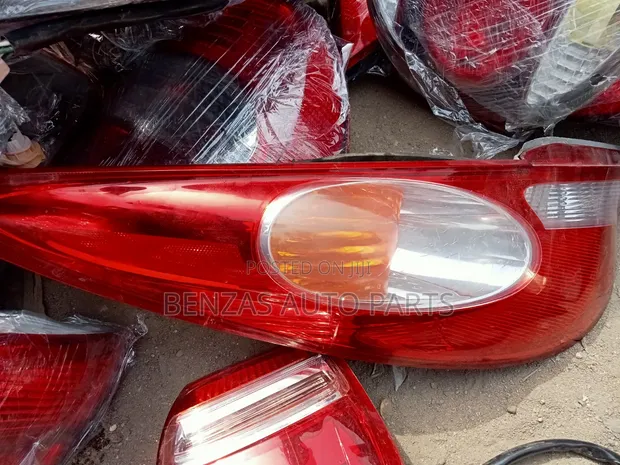 Toyota Solara 2007 Backlight Replacement - 1
