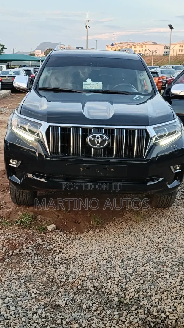 Toyota Land Cruiser Prado 2018 Black - 1